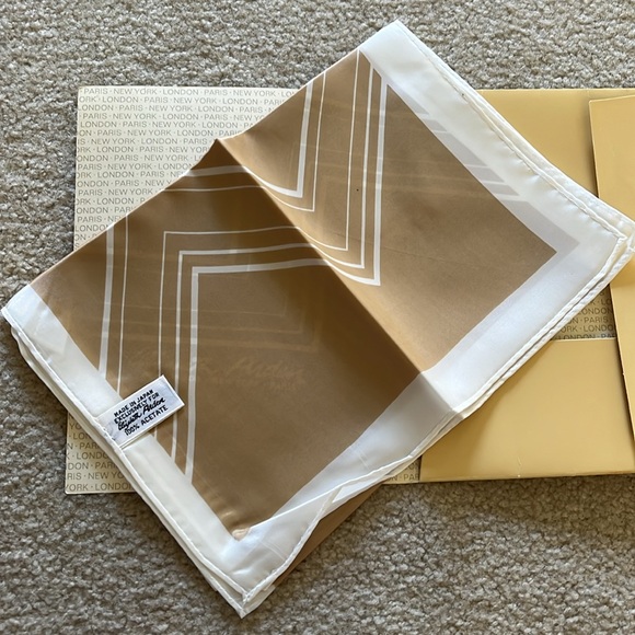 Vintage Elizabeth Arden (2) Scarves 60โX 11โ - Picture 8 of 11